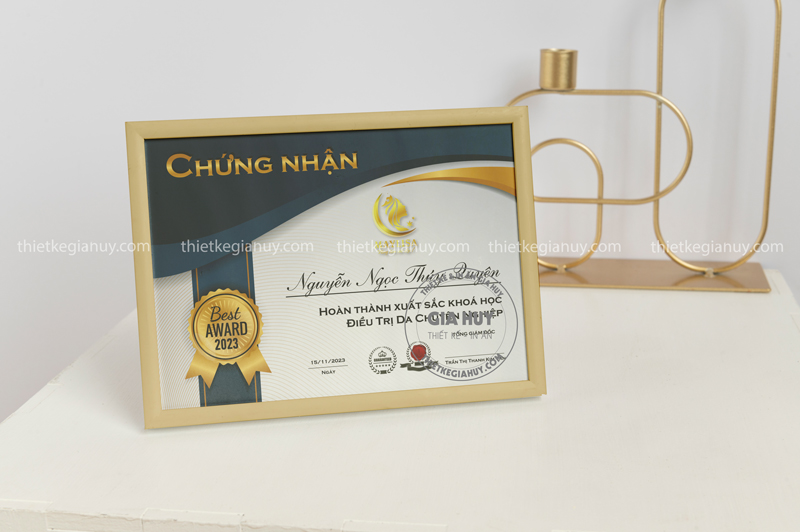 mau bang khen dong khung