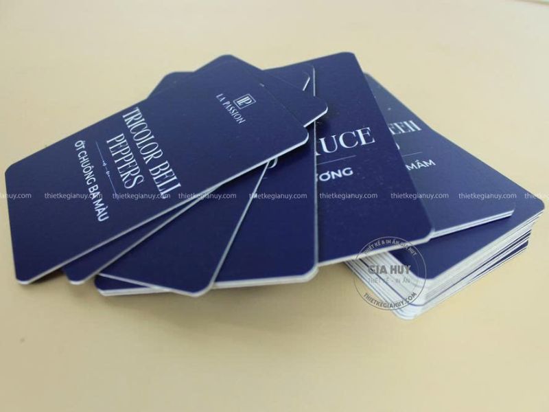 mẫu thẻ tên thực phẩm chất liệu nhựa pvc dày dặn cứng cáp