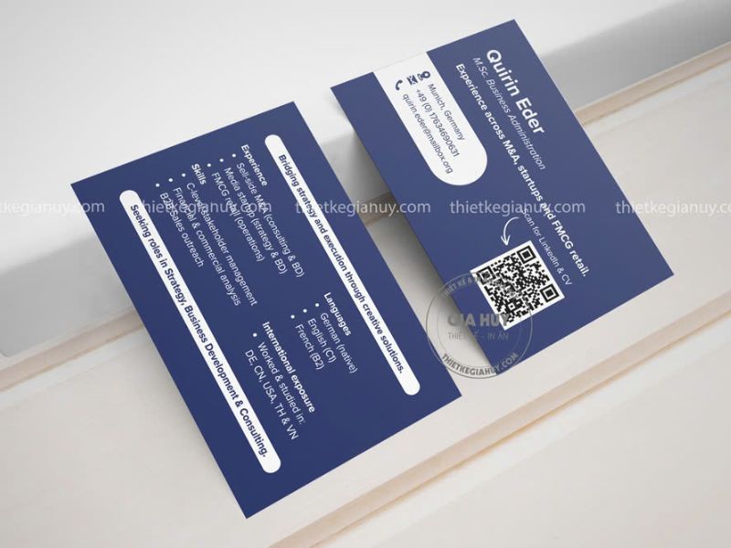 mẫu danh thiếp cá nhân nền xanh dương đậm